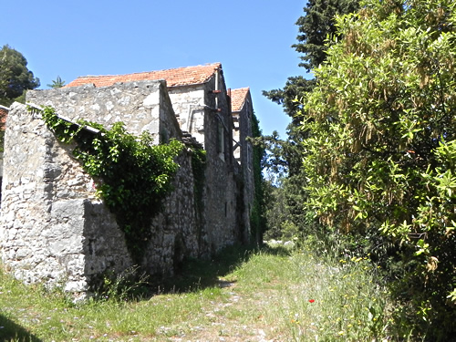 Head up the track to Dol