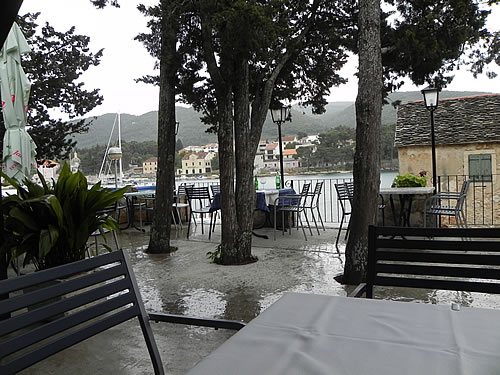 eremitaz_rainjpg It's raining!