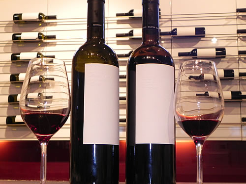 Award-winning minimalist labels