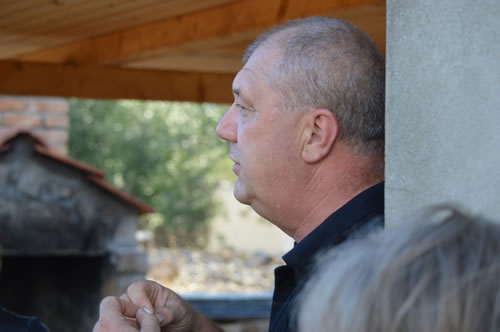 Lui welcomes everyone