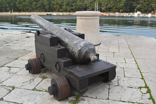 Cannon, Stari Grad