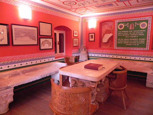 Tusculum roman style room