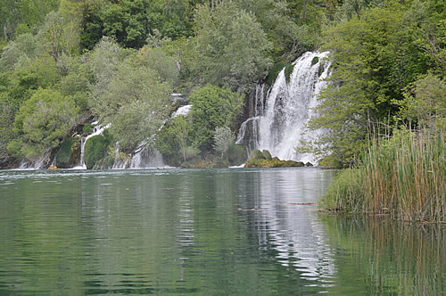 Roški slap reflections