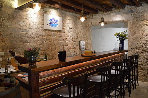 Stylish winetasting bar