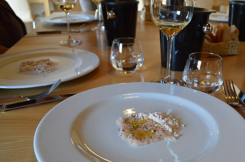 Pošip 2015 with tartare of fresh prawn and powder of fried prawns with a touch of black pepper and drizzle of olive oil