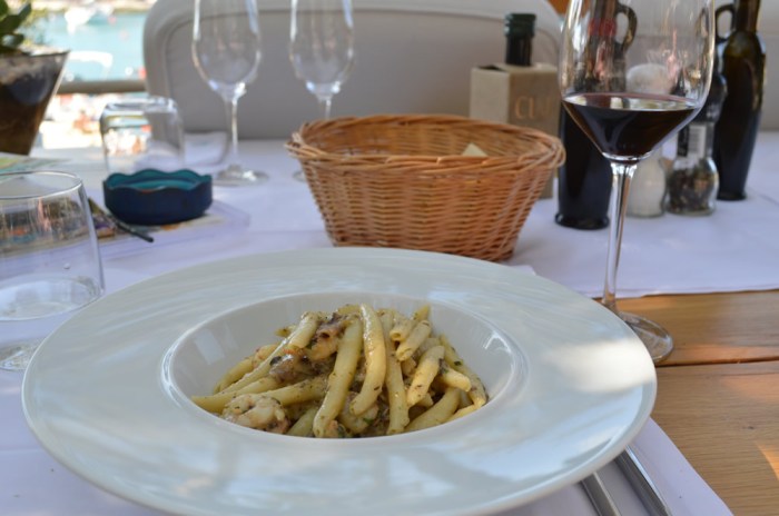 Hand-rolled macaroni