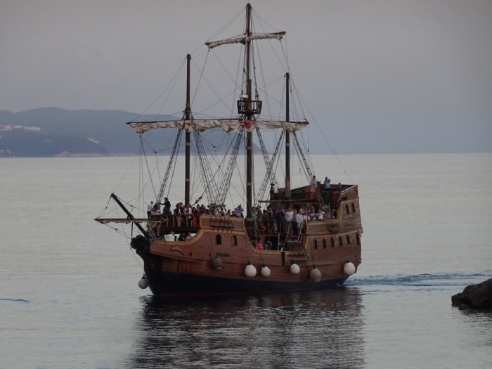 Sailing boat from around the 16th century