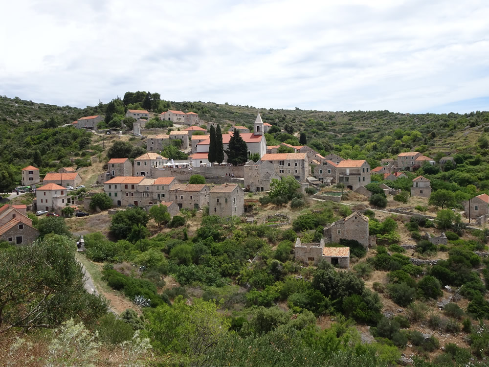 The village of Velo Grablje