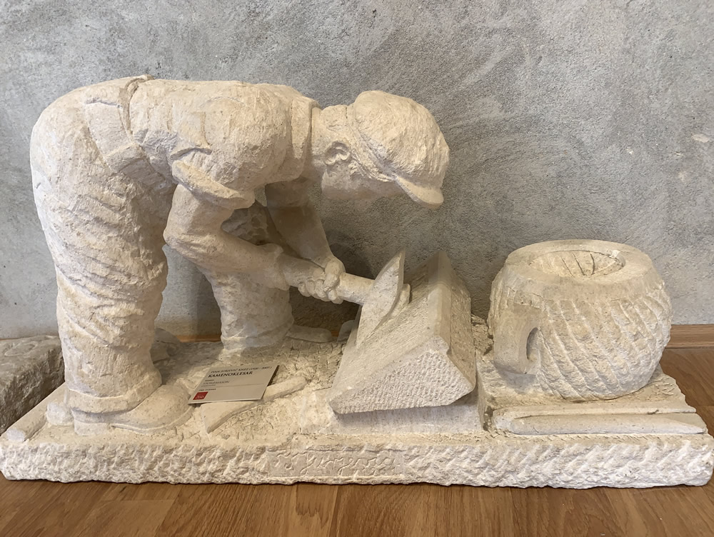 Sculpture of a stonemason by Ivan Jujević Knez
