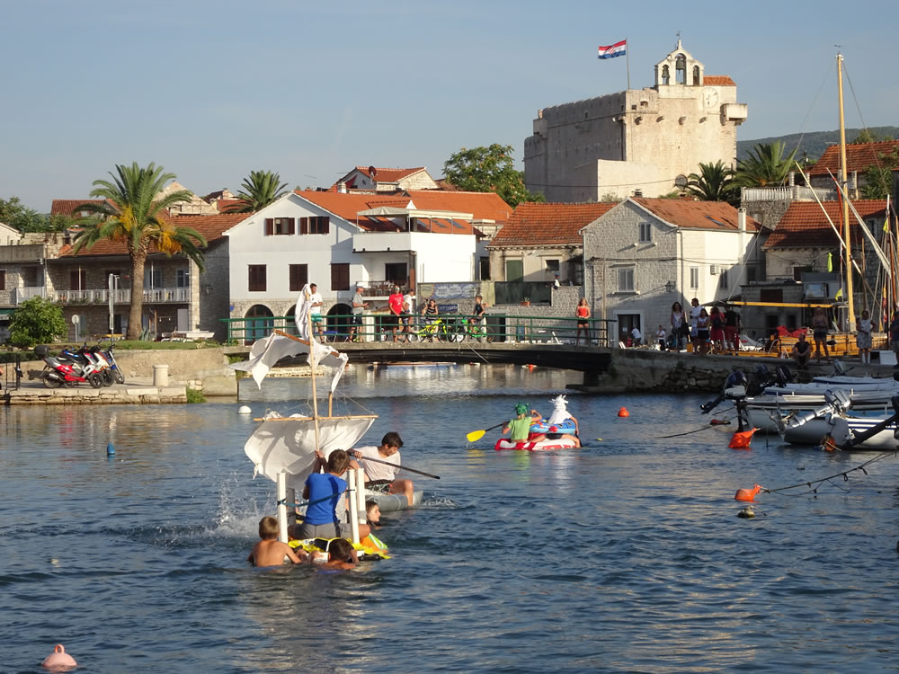 Approaching the bridge