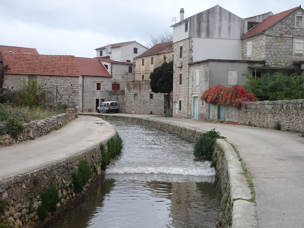 15:32 incoming wave (3)